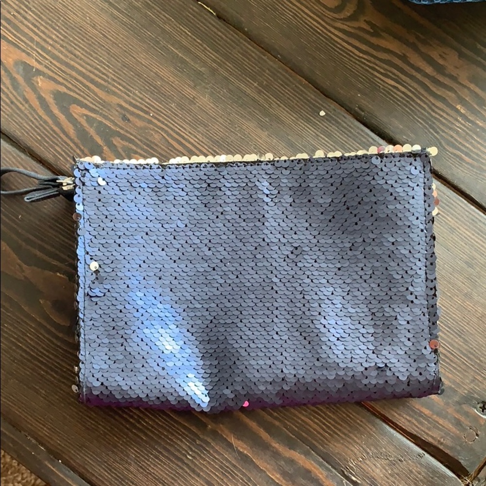 Sequined clutch
